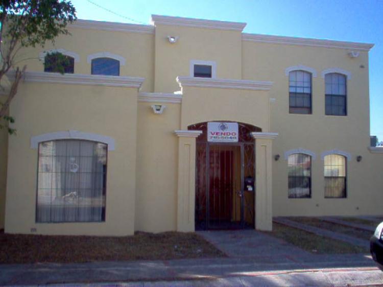 Foto Casa en Venta en Col. Madero, Nuevo Laredo, Tamaulipas - U$D 180.000 - CAV2059 - BienesOnLine