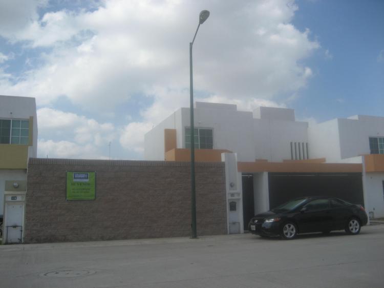 Foto Casa en Venta en POZAREAL, San Luis Potos, San Luis Potosi - $ 1.100.000 - CAV30633 - BienesOnLine