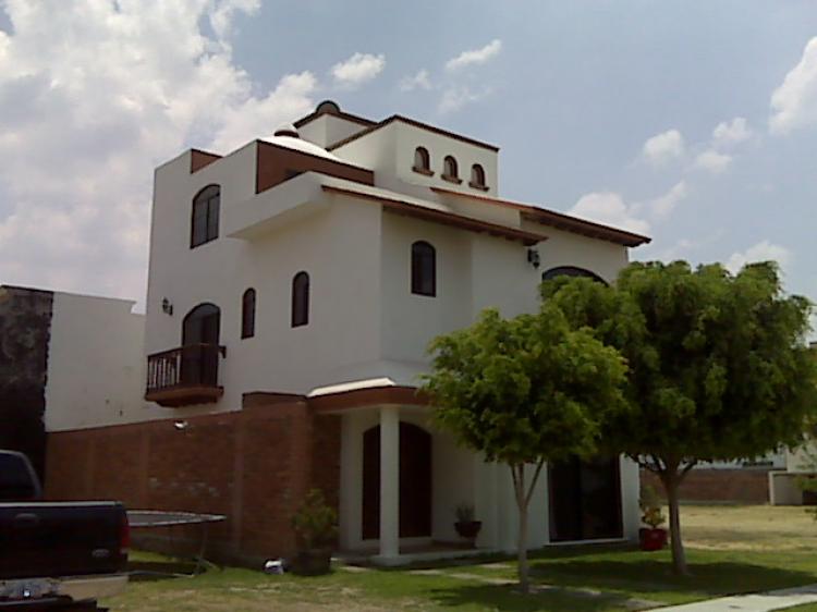 Casa en Venta en San Antonio de Ayala, Irapuato, Guanajuato - $  -  CAV11401 - BienesOnLine