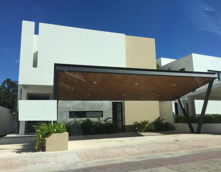 Foto Casa en Venta en RESIDENCIAL LAGO DEL SOL, Cancn, Quintana Roo - $ 6.900.000 - CAV239873 - BienesOnLine