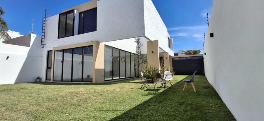 Foto ¡Ubicación Premium! Casa amplia y moderna a pasos de Galerías Santa Anita.