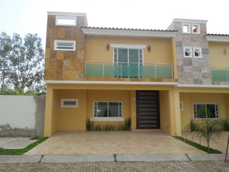 Foto Casa en Venta en real de valdepeas, Zapopan, Jalisco - $ 1.850.000 - CAV77596 - BienesOnLine