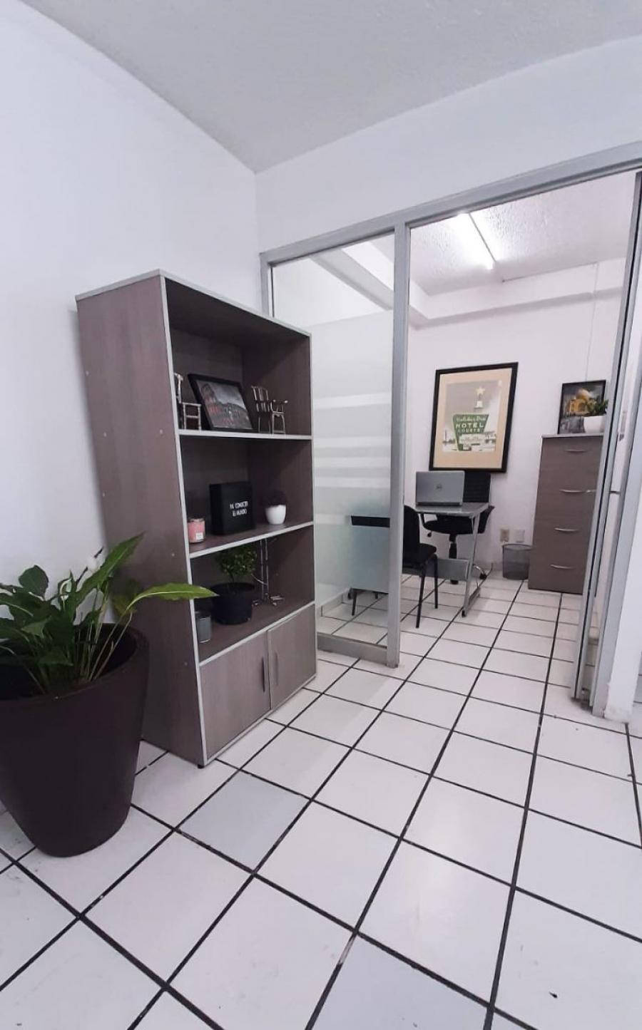 Foto Oficina en Renta en Arcos Vallarta, Guadalajara, Jalisco - $ 10.000 - OFR293704 - BienesOnLine