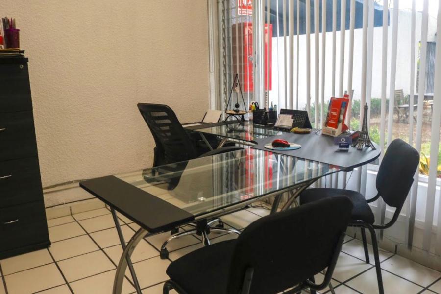 Foto Oficina en Renta en ARCOS VALLARTA, Guadalajara, Jalisco - $ 5.000 - OFR264037 - BienesOnLine