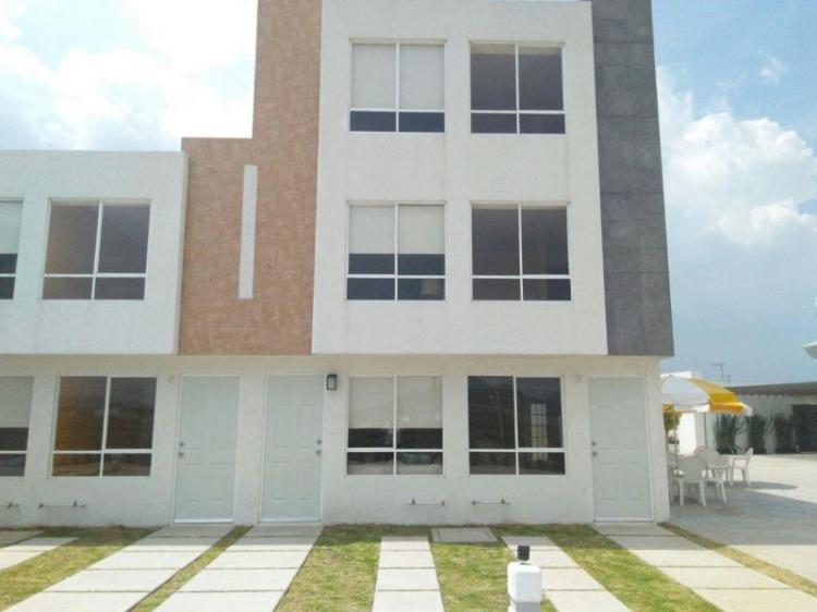 Foto Casa en Venta en Los Hroes Chalco, Chalco de Daz Covarrubias, Mexico - $ 732.700 - CAV240354 - BienesOnLine