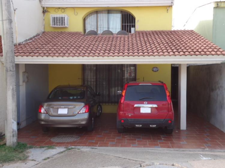 Foto Casa en Venta en Fovissste, Coatzacoalcos, Veracruz - $ 1.250.000 - CAV131922 - BienesOnLine