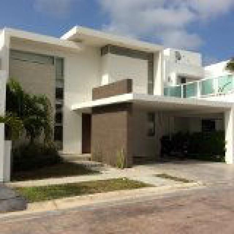 Foto Casa en Venta en Residencial Cumbres, Cancn, Quintana Roo - $ 5.200.000 - CAV145366 - BienesOnLine