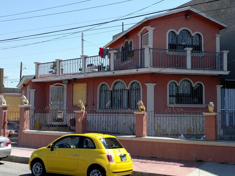 Foto Se renta casa muy bien ubicada en la Avenida Aeropuerto, Tijuana CAR212028