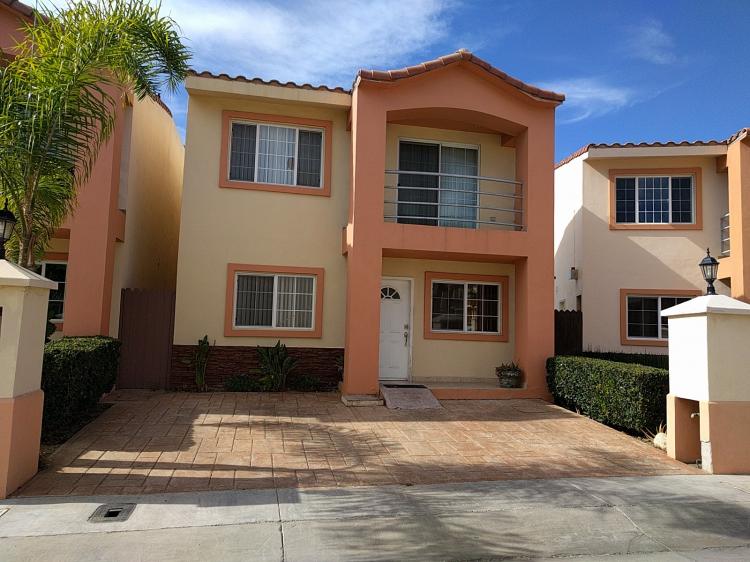 Se vende casa con vista al mar en La Cuspide, Tijuana