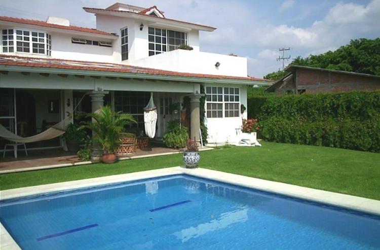 Foto Casa en Renta en Lomas de Cocyoc, Cocoyoc, Morelos - $ 3.000 - CAR31812 - BienesOnLine