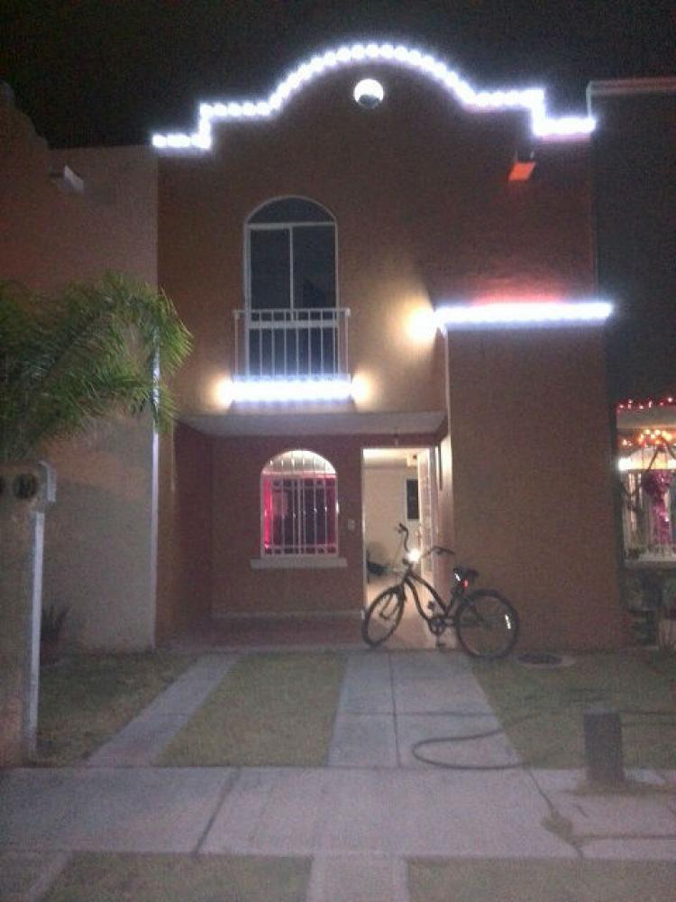 Foto Casa en Venta en Fracc. Jardines del Eden, Tlajomulco de Ziga, Jalisco - $ 630.000 - CAV112361 - BienesOnLine