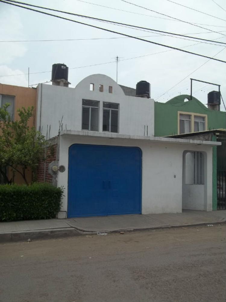 Foto Casa en Venta en Punto Verde, Irapuato, Guanajuato - $ 680.000 - CAV108100 - BienesOnLine