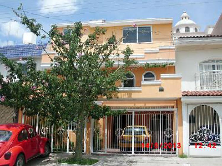Foto Casa en Venta en Residencial Victoria, Guadalajara, Jalisco - $ 3.150.000 - CAV80920 - BienesOnLine