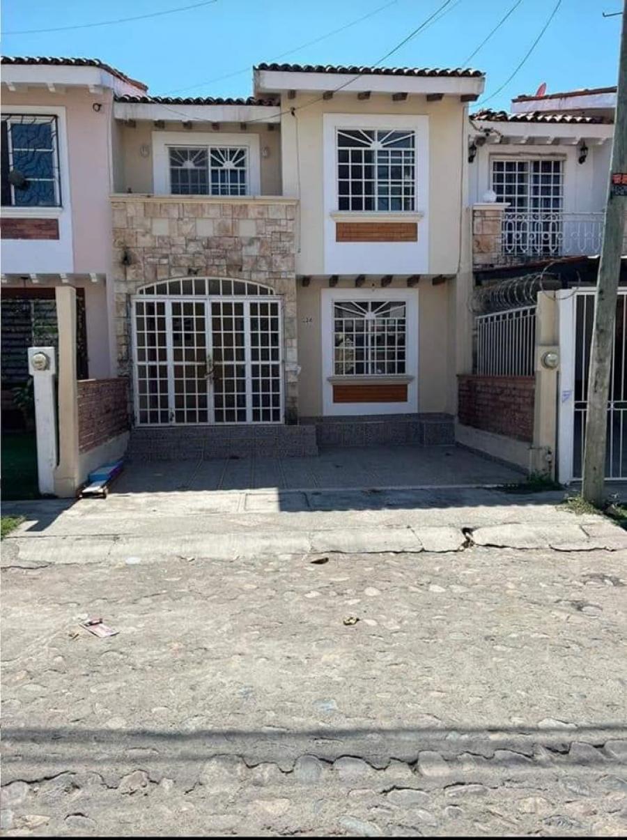 Foto Casa en Venta en VILLAS UNIVERSIDAD, Puerto Vallarta, Jalisco - $ 1.950.000 - CAV326012 - BienesOnLine