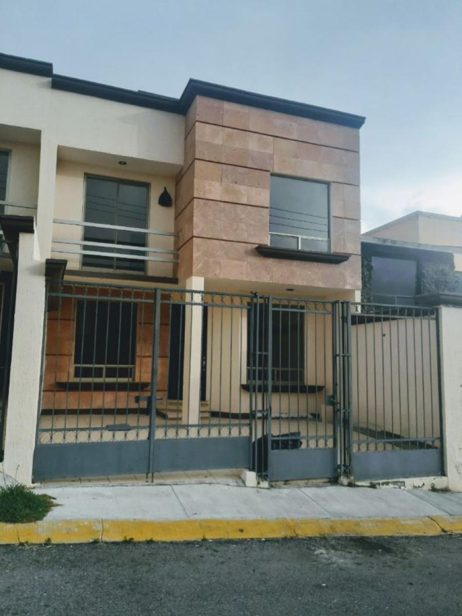 Foto Casa en Venta en Coatepec, Coatepec, Veracruz - $ 1.600.000 - CAV296032 - BienesOnLine