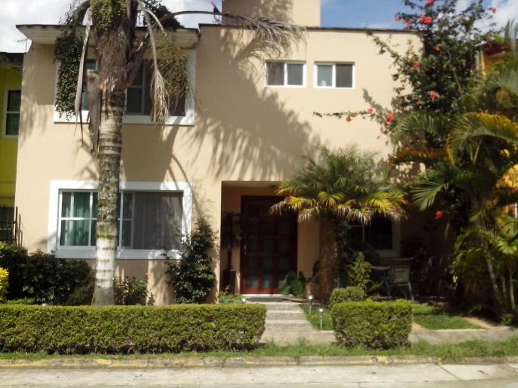 Foto Casa en Venta en Coatepec, Veracruz - $ 1.100.000 - CAV223847 - BienesOnLine