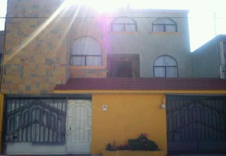 Foto Casa en Venta en Toluca de Lerdo, Mexico - $ 2.000.000 - CAV114596 - BienesOnLine