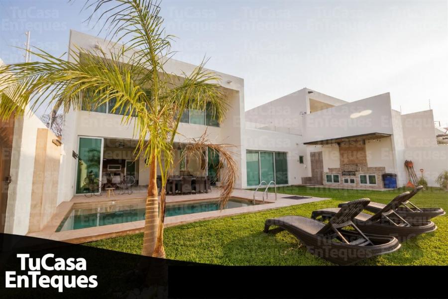 Foto Casa en Venta en Tequesquitengo, Morelos - $ 6.300.000 - CAV322756 - BienesOnLine