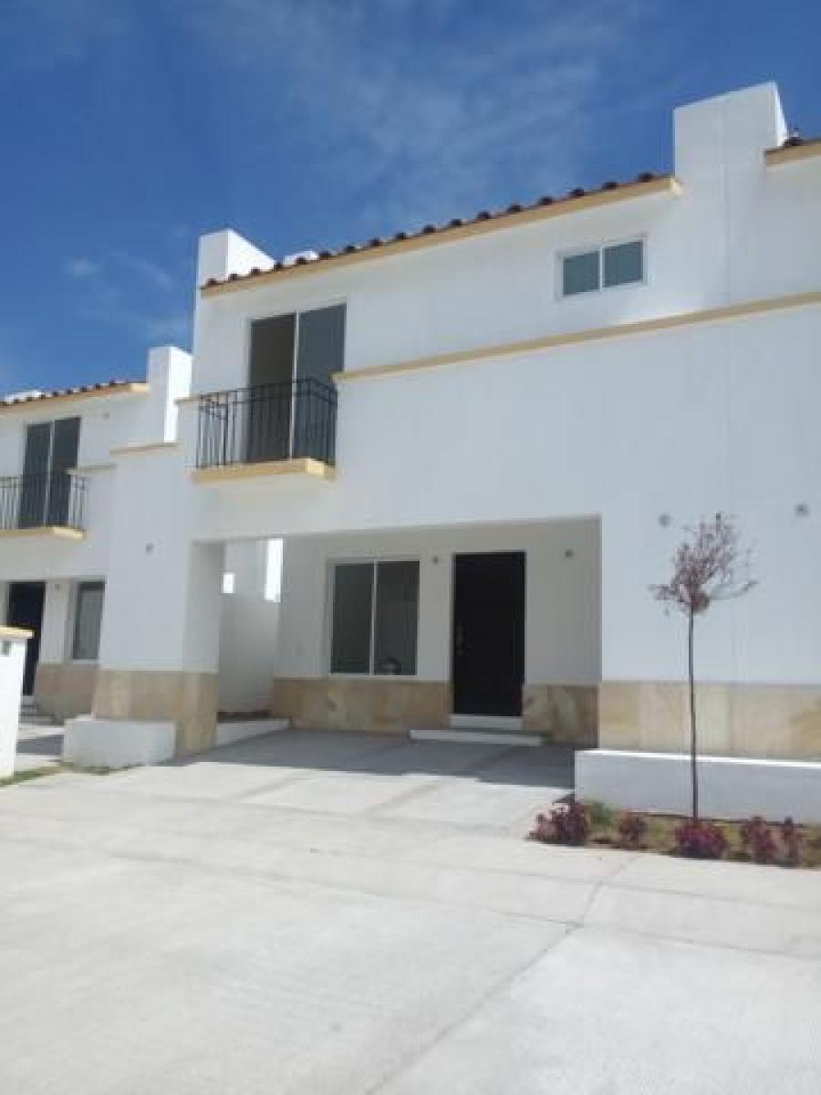Foto Casa en Venta en Fraccionamiento Montalva, Irapuato, Guanajuato - $ 2.850.000 - CAV272100 - BienesOnLine