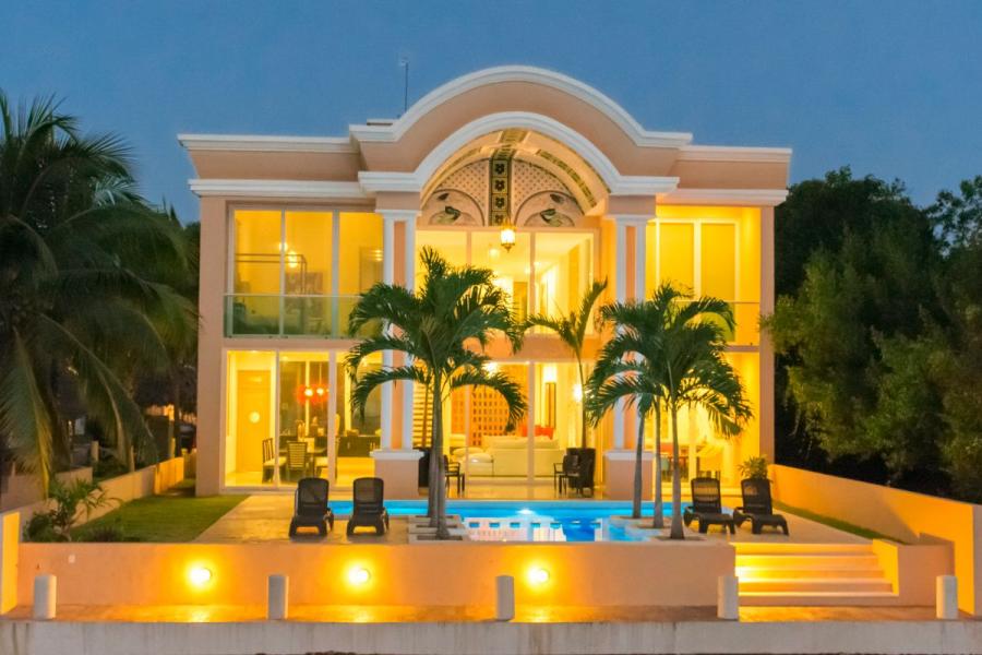Foto Casa en Venta en SOLIDARIDAD, SOLIDARIDAD, Quintana Roo - U$D 1.500.000 - CAV280466 - BienesOnLine