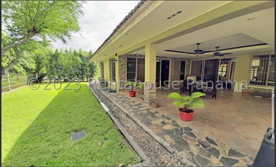 Casa en Alquiler en CLAYTON, Panamá UD 4.000 CAA64006