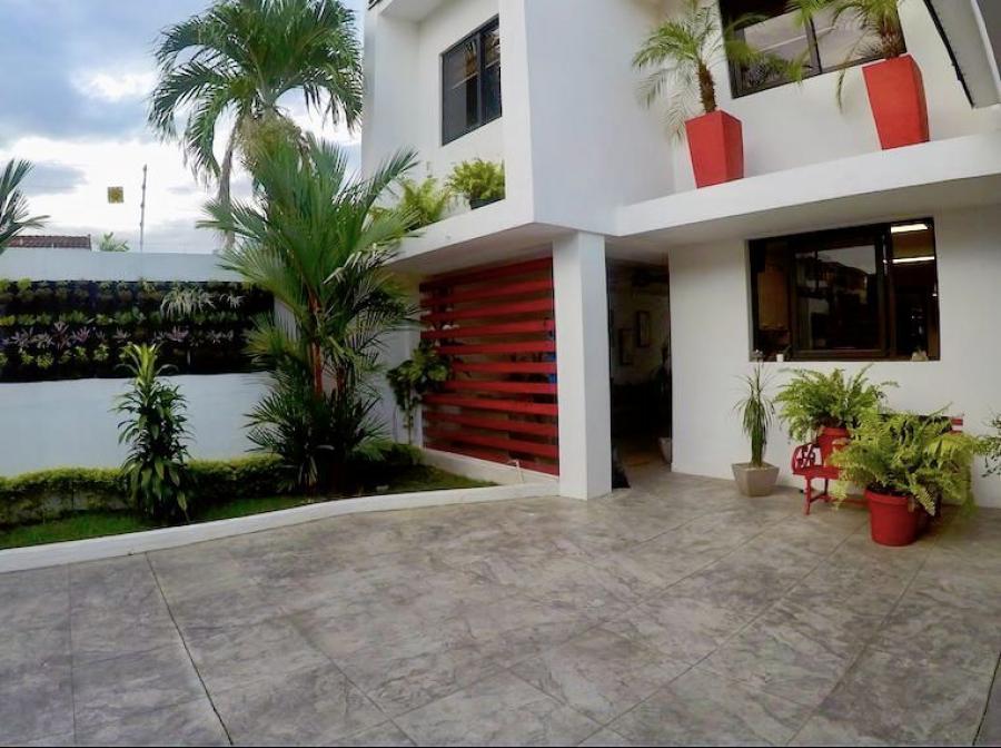 Home in Metric Way