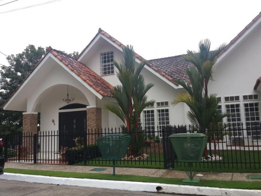 Foto Casa en Venta en Brisas del Golf, Panam - U$D 425.000 - CAV30902 - BienesOnLine
