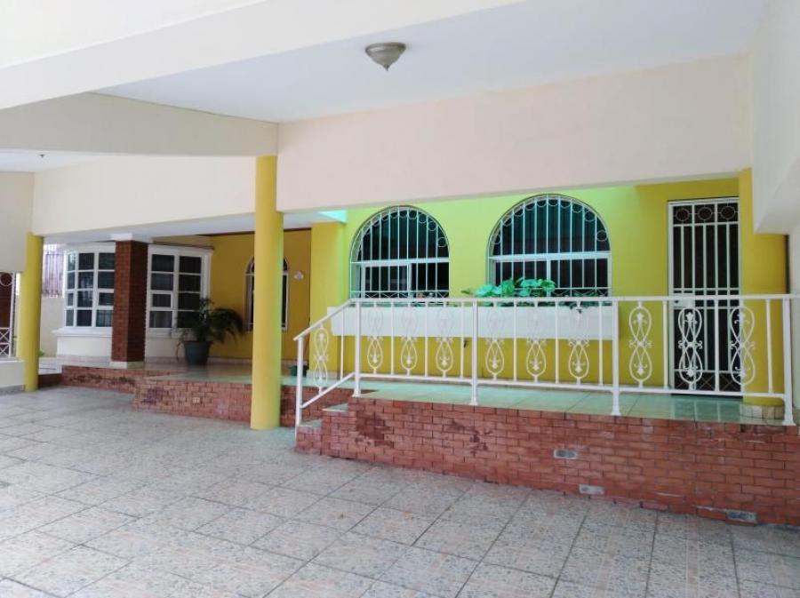 Foto Casa en Venta en ALTOS DEL CHASE, Panam - U$D 380.000 - CAV34613 - BienesOnLine