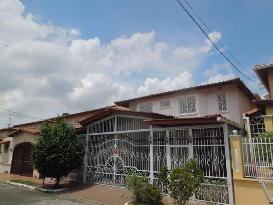 Foto Casa en Venta en BRISAS DEL GOLF, Panam - U$D 350.000 - CAV40324 - BienesOnLine