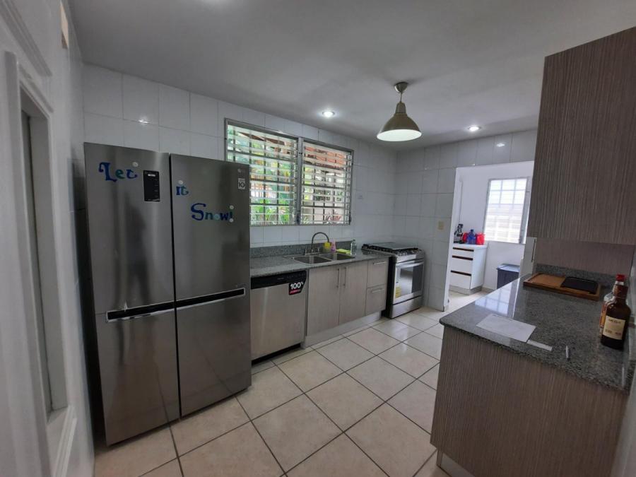 Foto Casa en Venta en BRISAS DEL GOLF, Panam - U$D 265.000 - CAV63245 - BienesOnLine