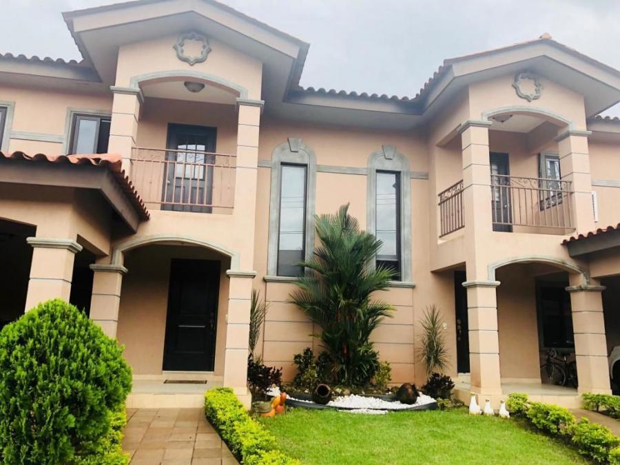 Foto Casa en Venta en VERSALLES, Panam - U$D 305.000 - CAV47480 - BienesOnLine