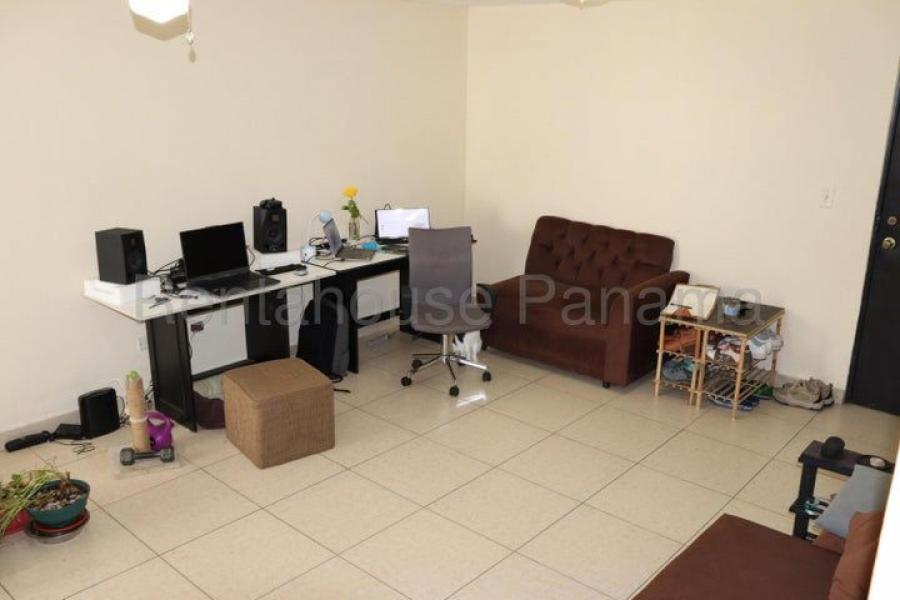 Apartment in Parque Lefevre