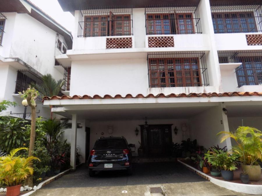 Foto Casa en Venta en PH Villas del Golf, Altos del Golf, Panam - U$D 410.000 - CAV34866 - BienesOnLine