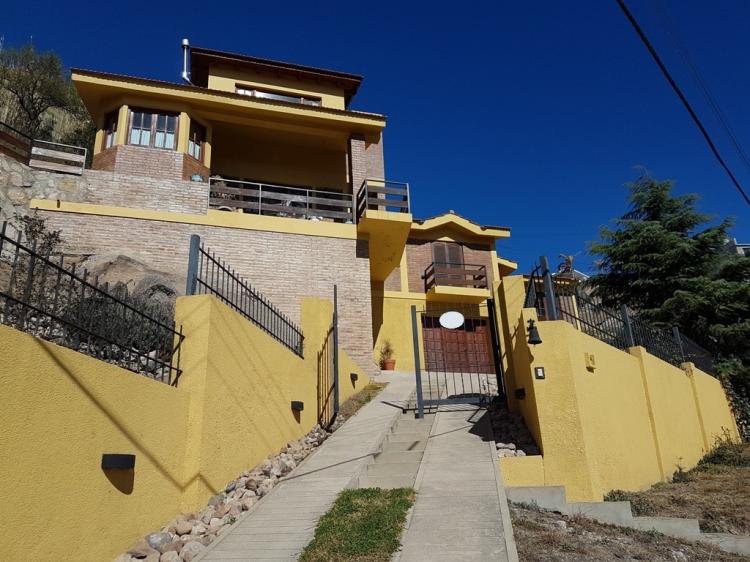 Foto Casa en Venta en VILLA DEL LAGO, CARLOS PAZ, Villa Carlos Paz, Cordoba - U$D 165.000 - CAV97720 - BienesOnLine