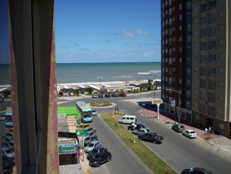 Foto Departamento en Alquiler por temporada en Zona 1 Playa y Hoteles, Miramar, Buenos Aires - $ 1.600 - DET99553 - BienesOnLine