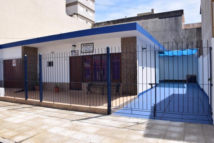 Foto Casa en Alquiler por temporada en Santa Teresita, Buenos Aires - $ 2.500 - CAT90273 - BienesOnLine