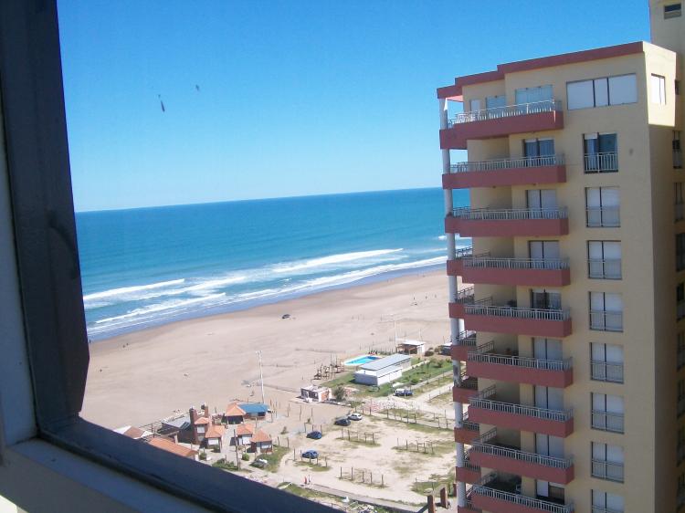 Foto Departamento en Alquiler por temporada en playa, Necochea, Buenos Aires - $ 1.400 - DET98711 - BienesOnLine