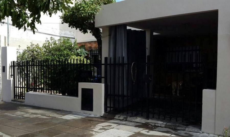Foto Casa en Venta en Villa Sarmiento, Buenos Aires - U$D 175.000 - CAV106118 - BienesOnLine