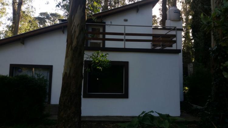 Foto Casa en Venta en Bosque Peralta Ramos, Mar del Plata, Buenos Aires - U$D 165.000 - CAV93985 - BienesOnLine