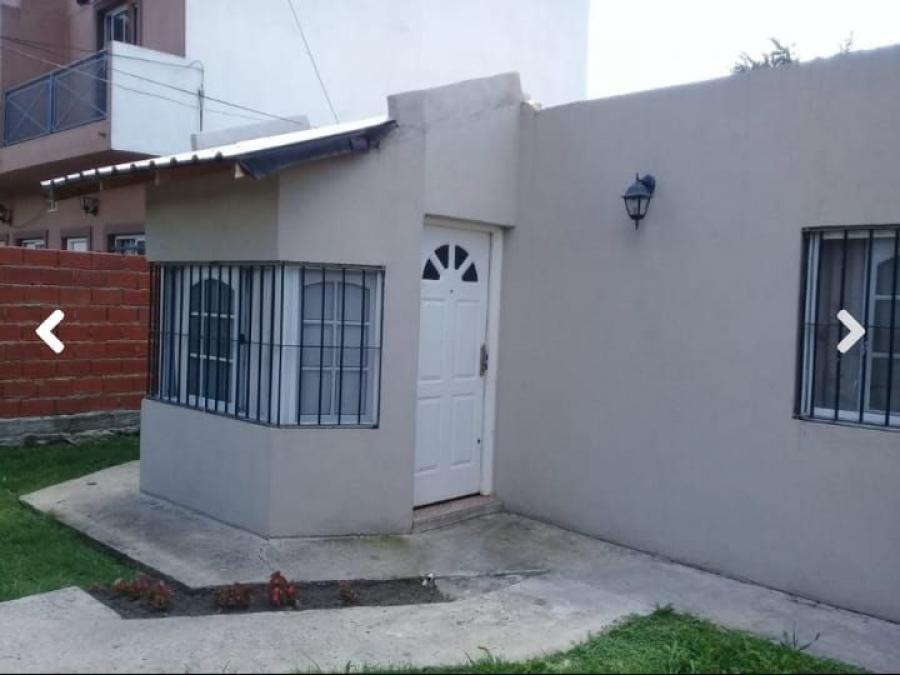 Foto Casa en Venta en Almirante Brown, Buenos Aires - U$D 65.000 - CAV112404 - BienesOnLine