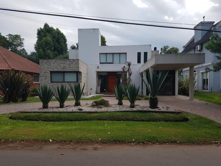 Foto Casa en Venta en Canning, Esteban Echeverria, Buenos Aires - U$D 400.000 - CAV97721 - BienesOnLine