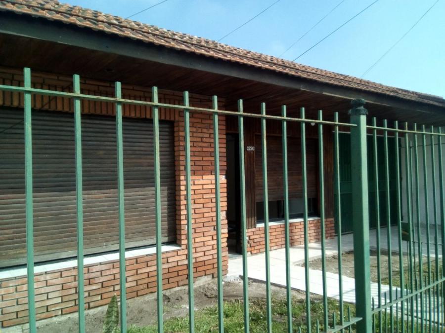 Foto Casa en Venta en Burzaco, Buenos Aires - U$D 120.000 - CAV110396 - BienesOnLine