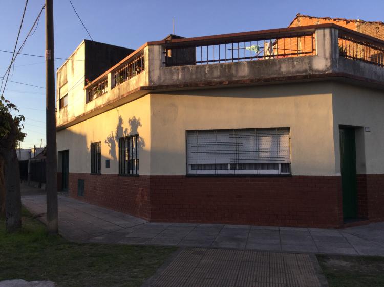 Foto Casa en Venta en Villa Luzuriaga, Buenos Aires - U$D 135.000 - CAV95272 - BienesOnLine