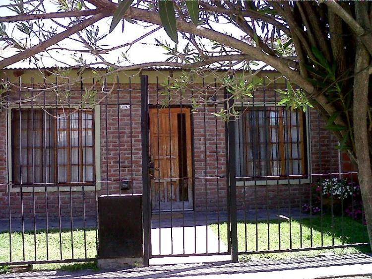 Foto Casa en Venta en Parque Leloir, Ituzaingo, Buenos Aires - U$D 150.000 - CAV31638 - BienesOnLine