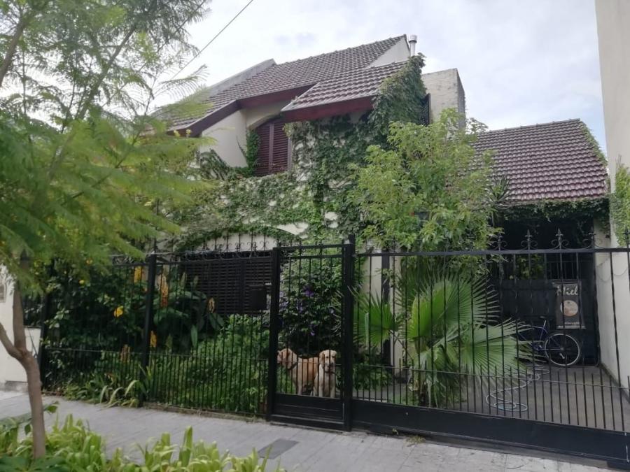 Foto Casa en Venta en Villa Sarmiento, Buenos Aires - U$D 300.000 - CAV100547 - BienesOnLine