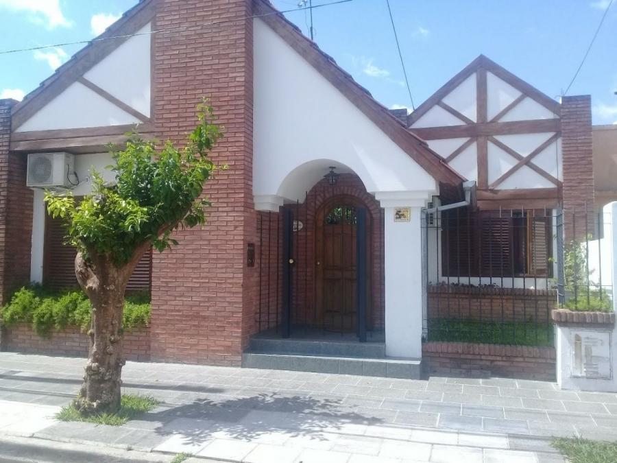 Foto Casa en Venta en Haedo, Buenos Aires - U$D 210.000 - CAV102490 - BienesOnLine