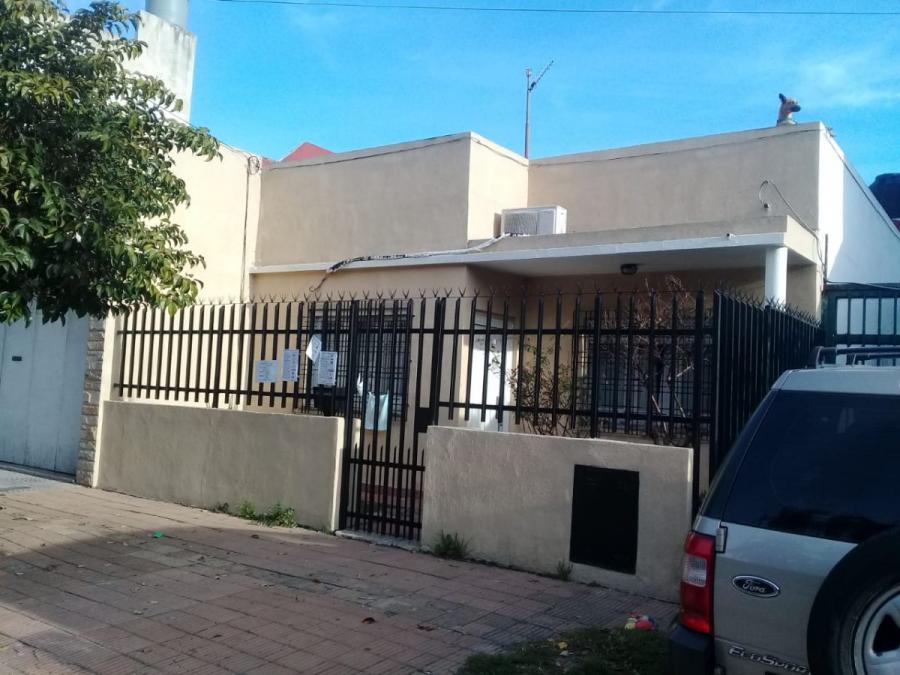 Foto Casa en Venta en San Justo, Buenos Aires - U$D 180.000 - CAV109793 - BienesOnLine