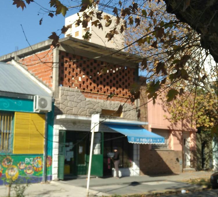 Casa en Venta en Centro, Banfield, Buenos Aires - U$D 400.000
