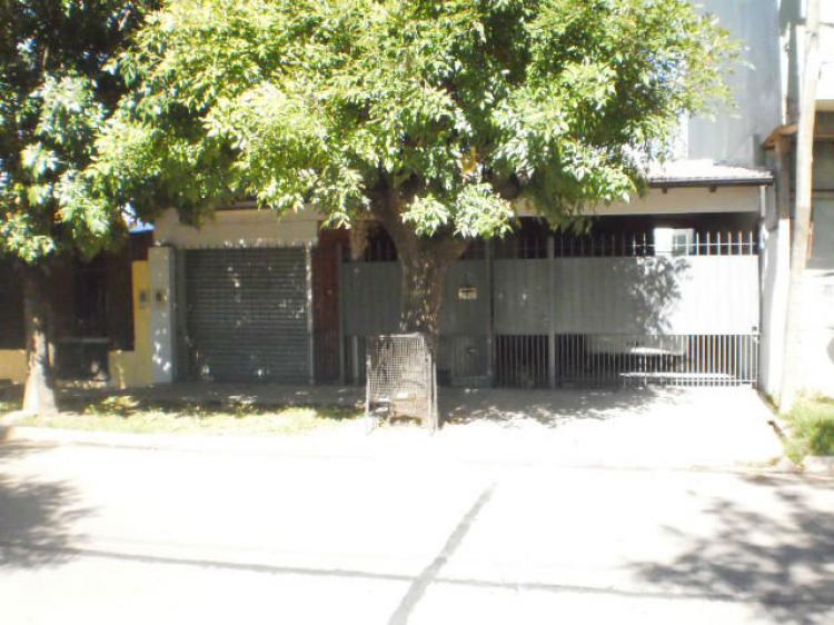 Foto Casa en Venta en Florencio Varela, Buenos Aires - U$D 110.000 - CAV73640 - BienesOnLine