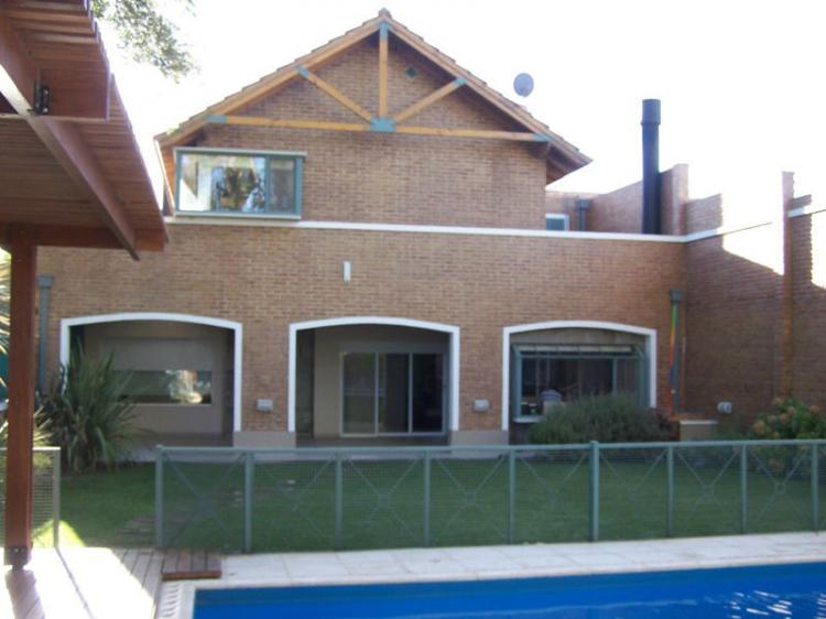 Foto Casa en Venta en Barrio Prieto, Cipolletti, Ro Negro - U$D 420.000 - CAV71823 - BienesOnLine
